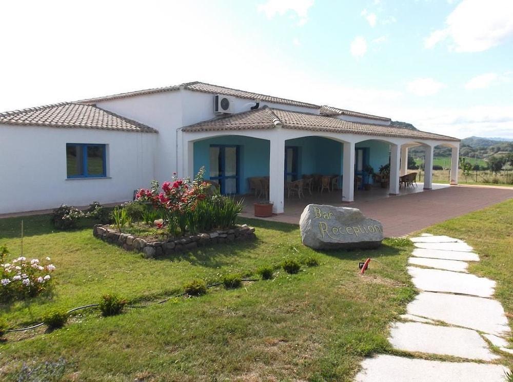 Hotel Baia Cea Bari Sardo Buitenkant foto