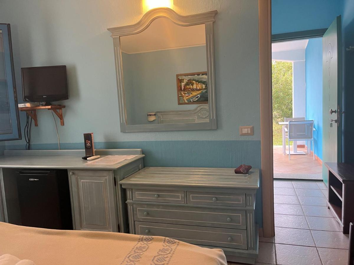 Hotel Baia Cea Bari Sardo Buitenkant foto