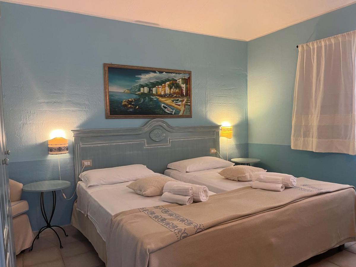 Hotel Baia Cea Bari Sardo Buitenkant foto