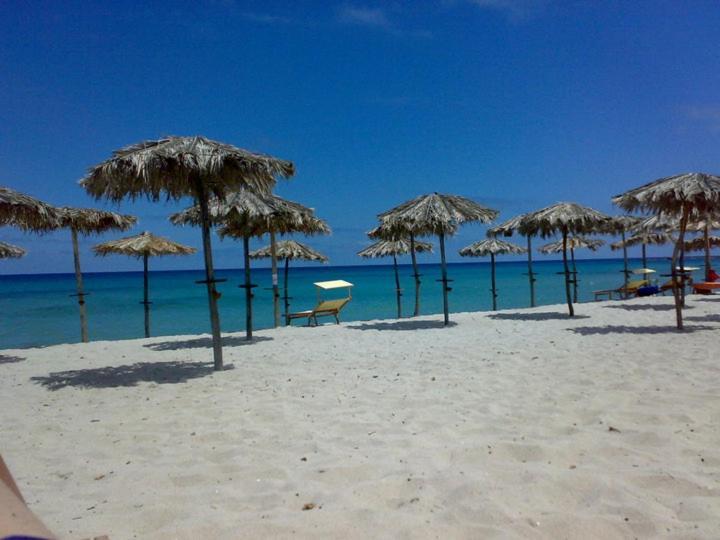 Hotel Baia Cea Bari Sardo Buitenkant foto