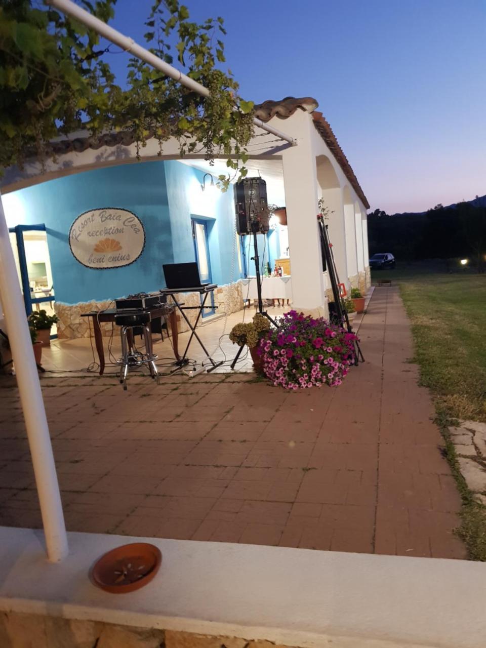 Hotel Baia Cea Bari Sardo Buitenkant foto